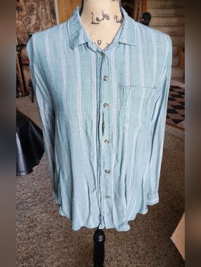 American Eagle Light Green Stripe Button-Up Shirt